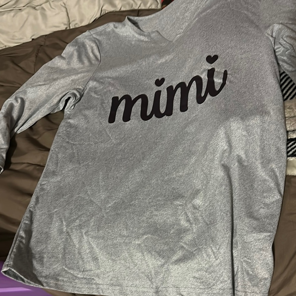 Gray Long Sleeve Shirt with 'mimi' Print